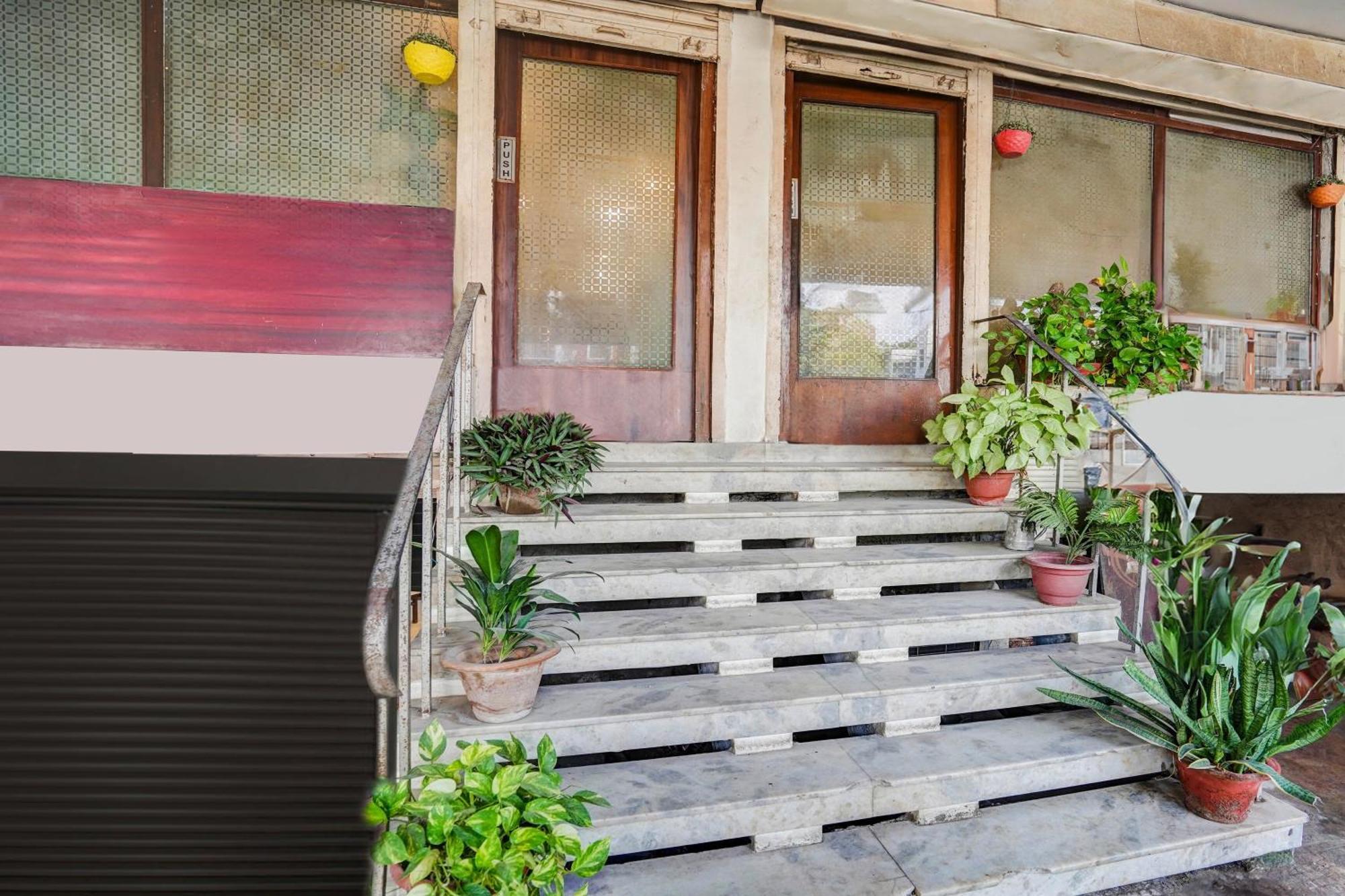 Hotel Super Collection O Ratan Lal Nagar Kanpur Exterior foto