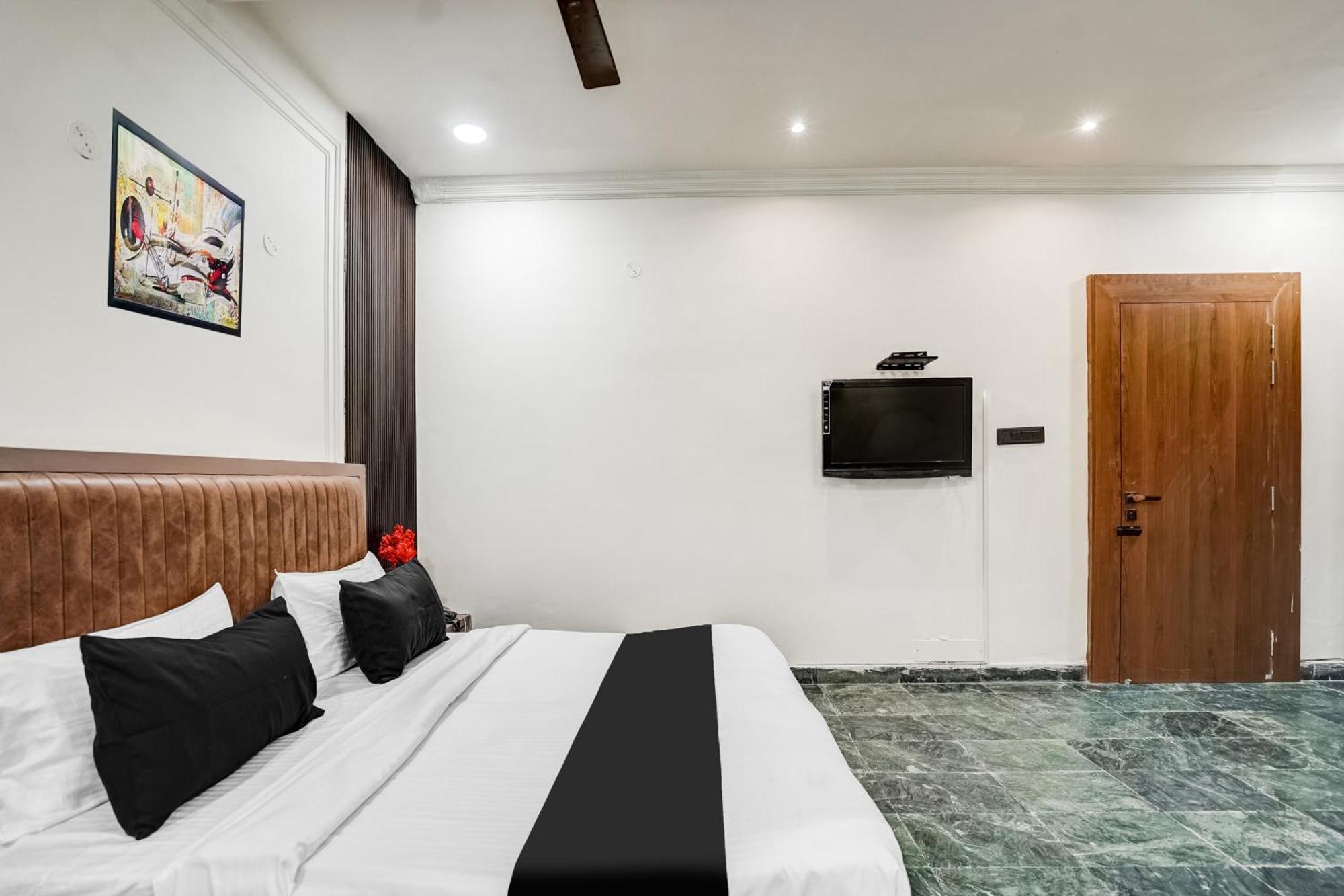 Hotel Super Collection O Ratan Lal Nagar Kanpur Exterior foto